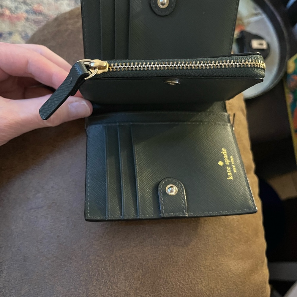 Leather wallet Kate spade army green very good used condition